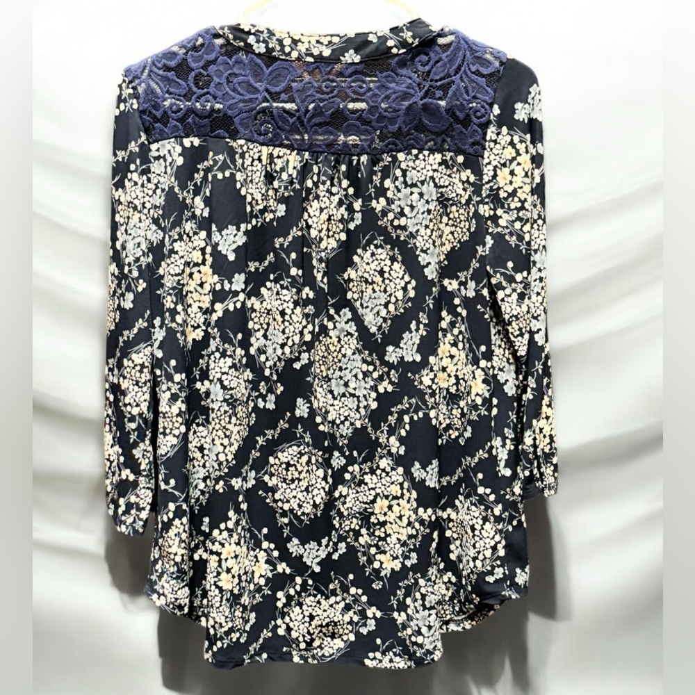 AMANA Floral Button-Up Blouse LARGE - Picture 2 of 4